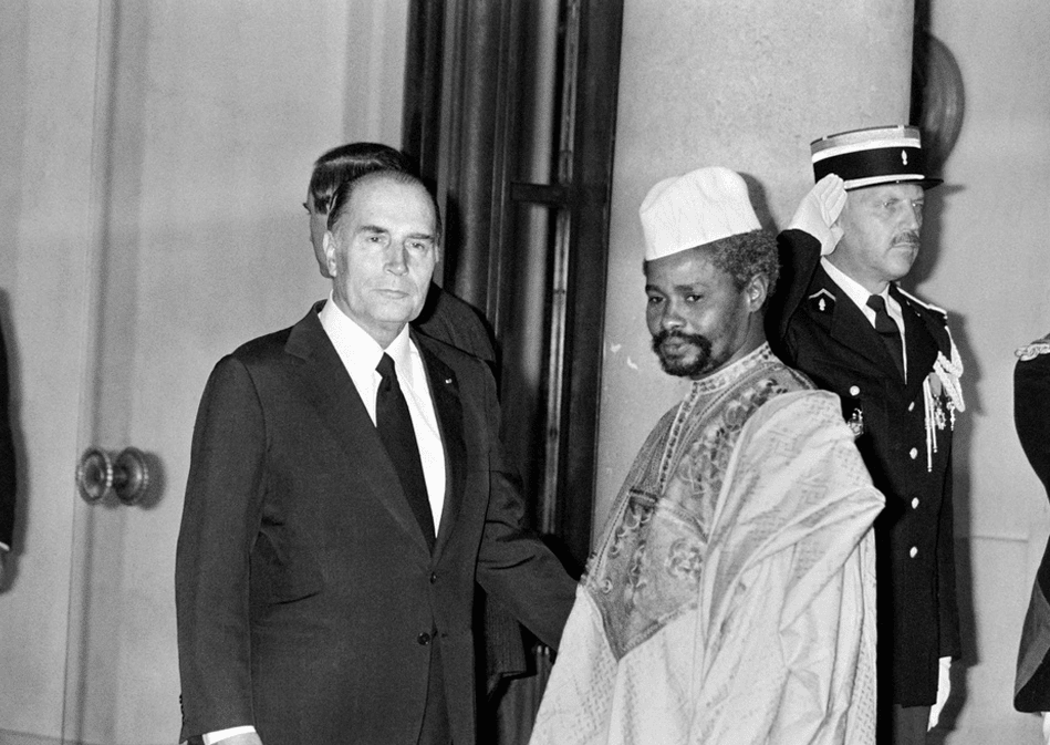 Hissène Habré meeting François Mitterrand, in 1983 Dominique FAGET