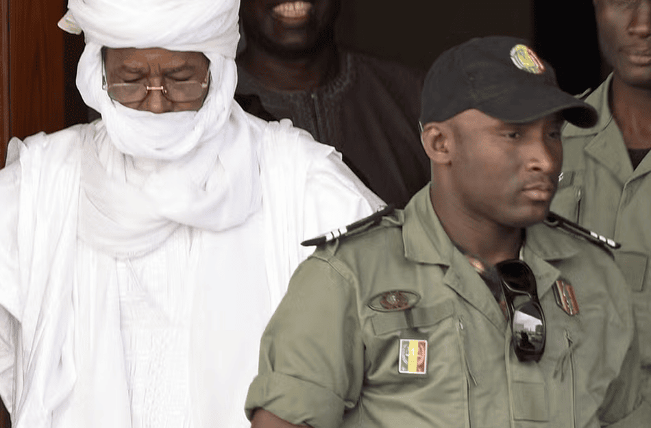 Hissène Habré meeting François Mitterrand, in 1983 Dominique FAGET