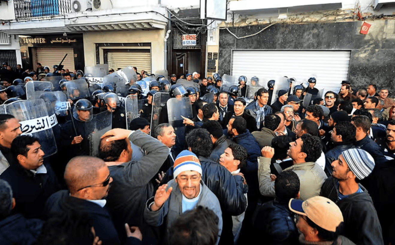 Tunisia: the divergent paths taken by the security forces in 2011